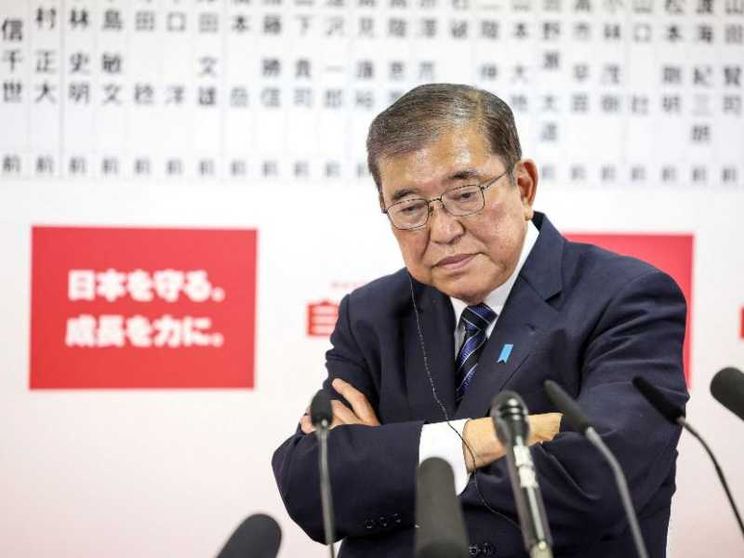 Batosta per Ishiba, il premier si ritrova senza maggioranza