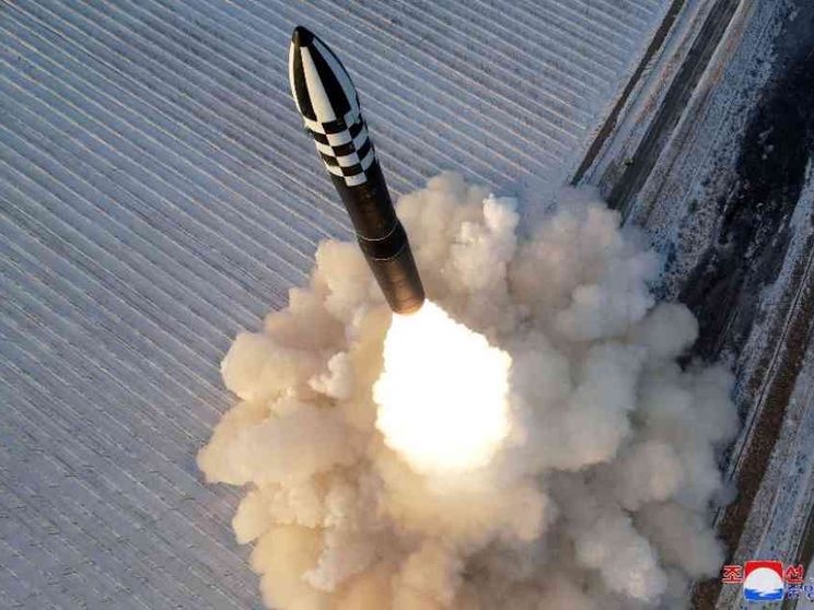 La nuova sfida di Kim: lanciato un missile intercontinentale