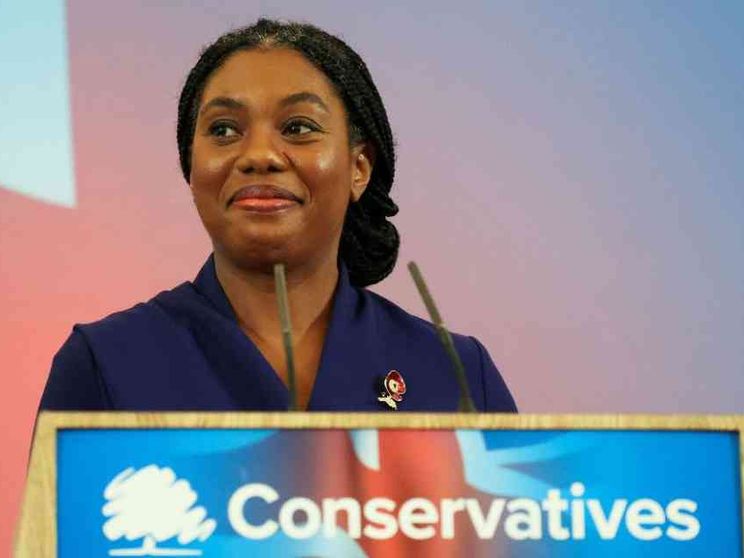 Chi è Kemi Badenoch, la nuova leader dei conservatori britannici