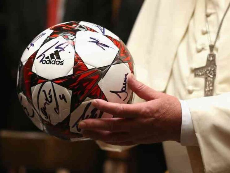 Ancelotti: «Impariamo dal Papa a fare sport»