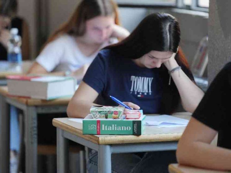 I manuali scolastici non vanno buttati: sono una risorsa