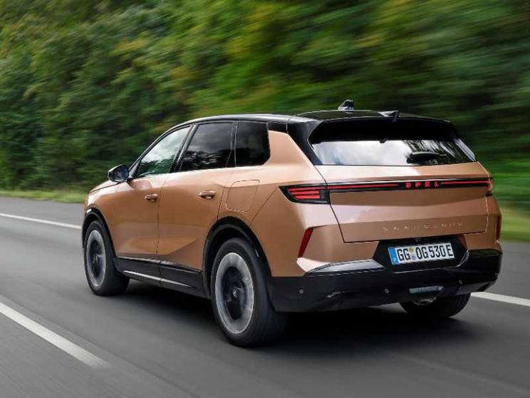 Grandland di nome e di fatto: Opel rilancia l'orgoglio tedesco