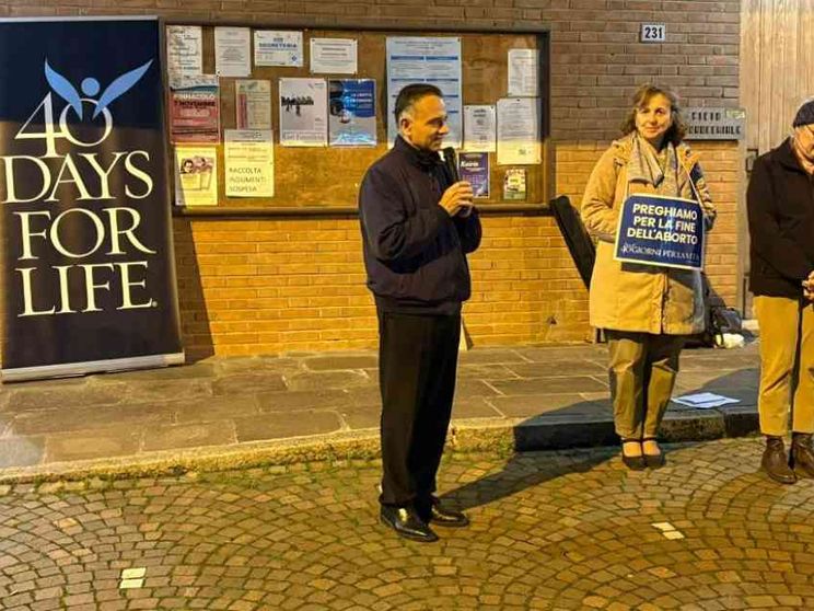 Aborto: “40 giorni per la vita”, chiusura con la benedizione di Castellucci