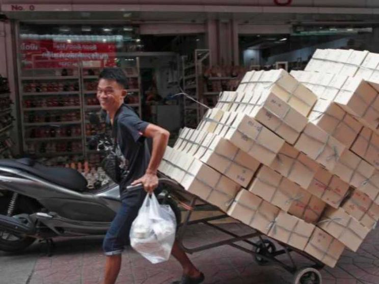 Thailandia, cittadinanza a 483mila persone