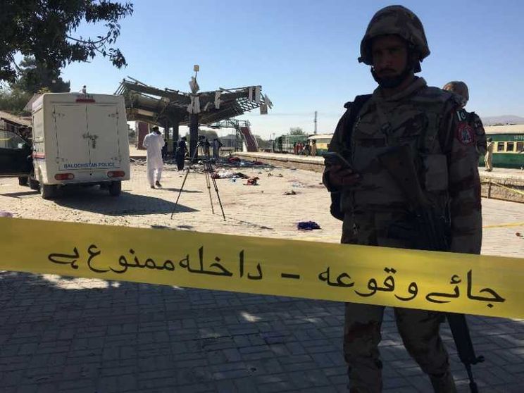 Bomba alla stazione di Quetta: almeno 33 le vittime