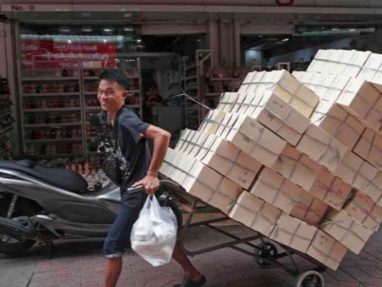 Thailandia, cittadinanza a 483mila persone