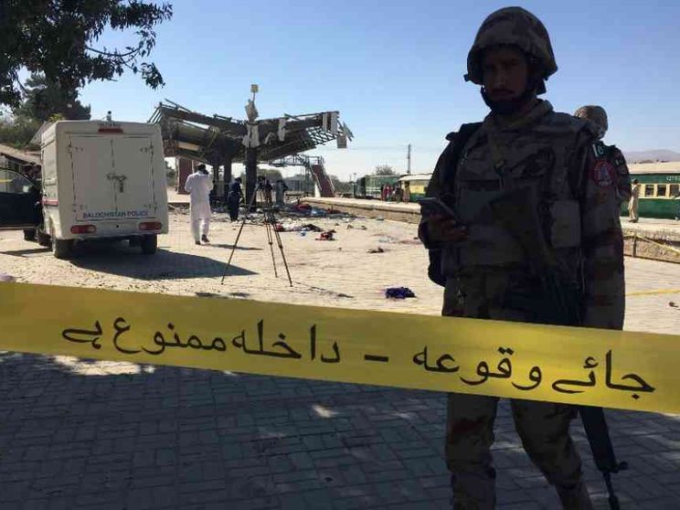 Bomba alla stazione di Quetta: almeno 33 le vittime