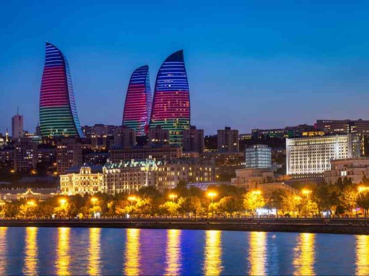 Baku, da capitale del petrolio a crocevia del cambiamento?