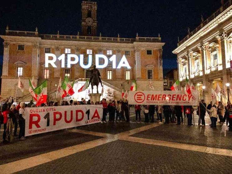 «Italia, ripudia la guerra». Parte dal Campidoglio la campagna per l'articolo 11