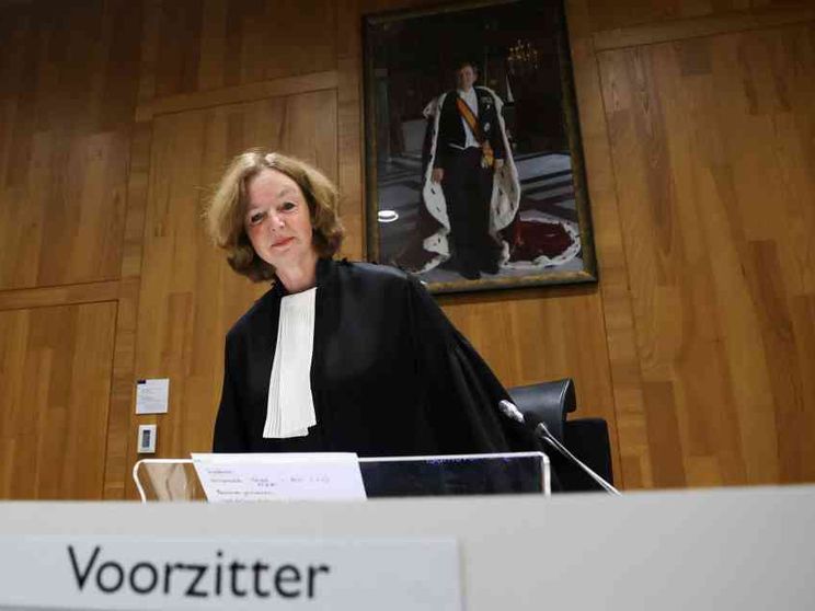 Shell dovrà tagliare le emissioni, ma non del 45% entro il 2030