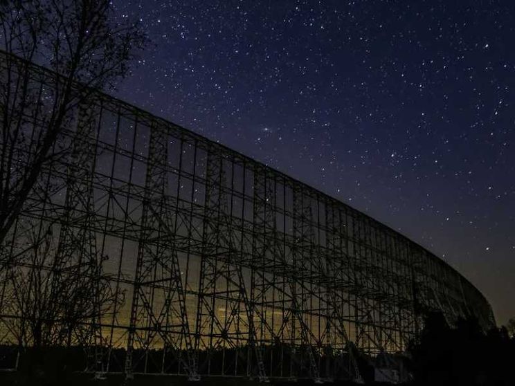 Vita extraterrestre, l'energia oscura aggiorna l'equazione di Drake