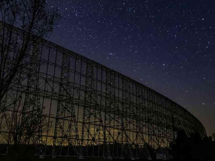 Vita extraterrestre, l'energia oscura aggiorna l'equazione di Drake