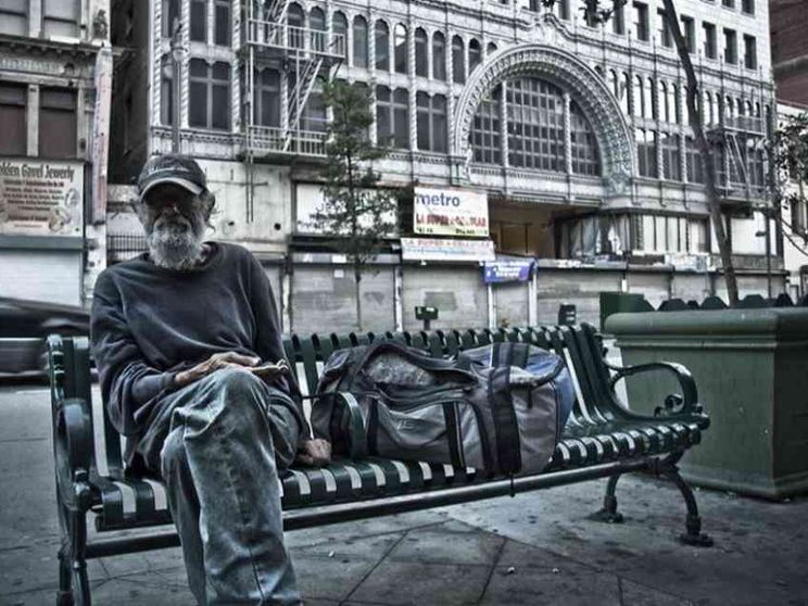 I poveri scompaiono dal dibattito pubblico: astensione record