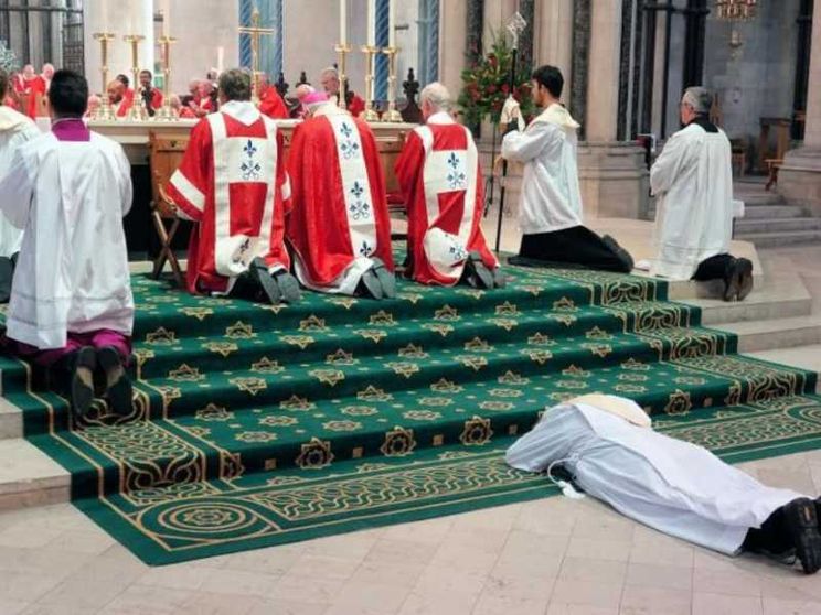 Lo storico John Morrill sacerdote a 78 anni: «Così è cambiata la mia vita»