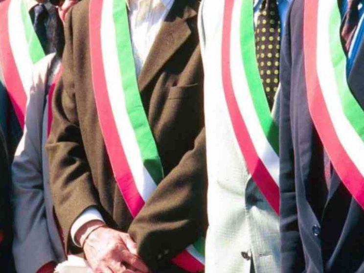 Nella Manovra c'è un taglio ai fondi per i sindaci minacciati dalla mafia