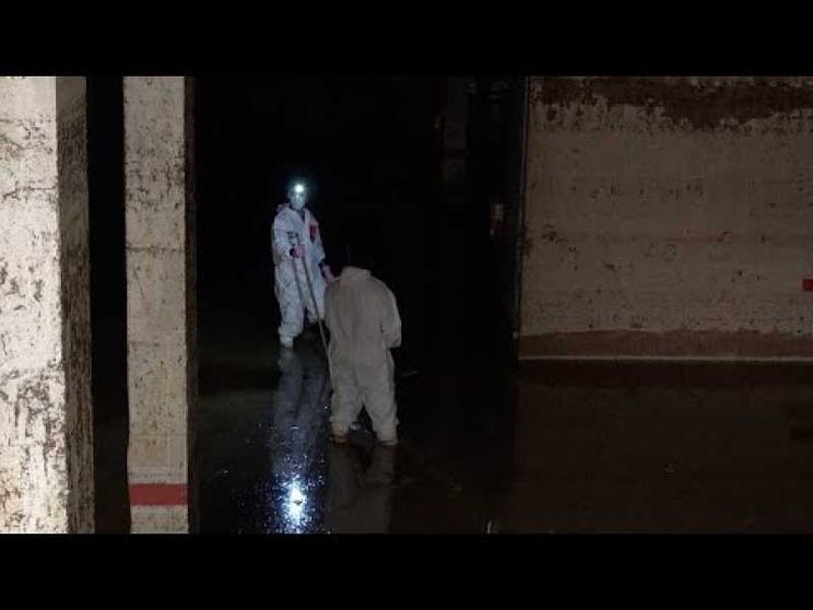 «Noi da soli a lavorare nel fango, la politica ci ha abbandonati»