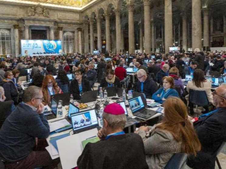 Monarchia o democrazia? La "terza via" del potere nella Chiesa