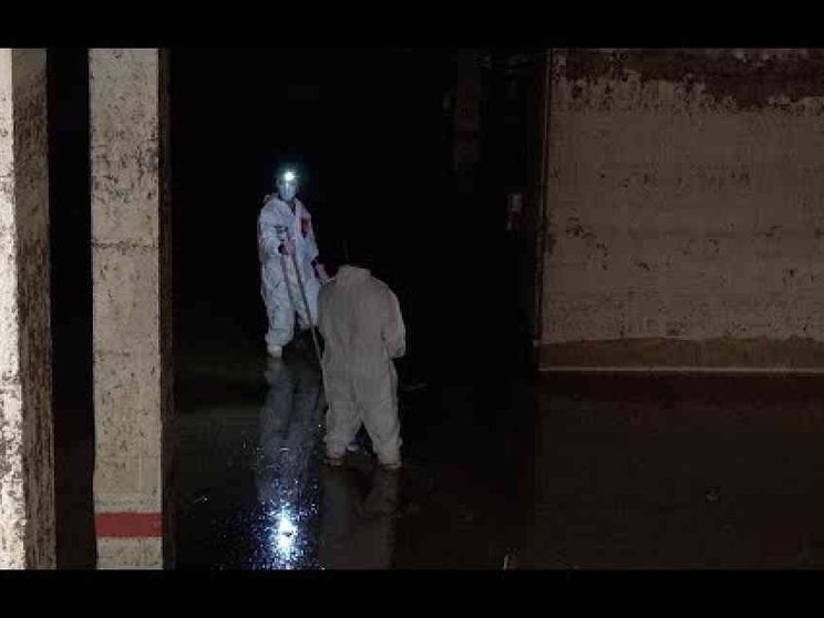 «Noi da soli a lavorare nel fango, la politica ci ha abbandonati»