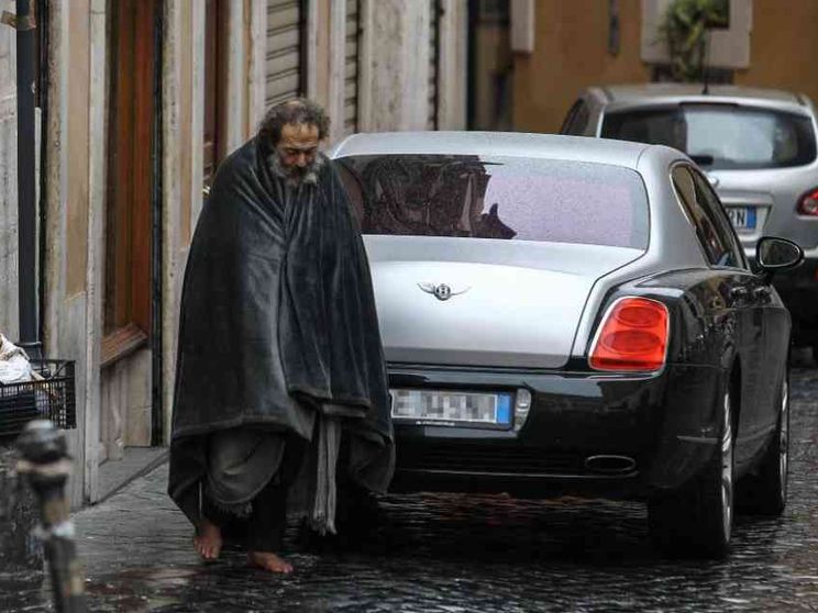 Una vita “senza”: casa, lavoro, affetti. Nardev, ucciso per noia