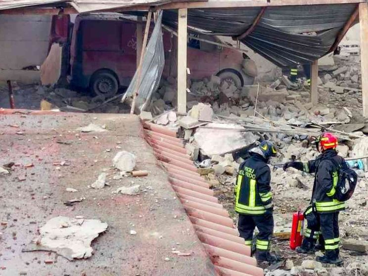 A Ercolano esplode una fabbrica (abusiva) di fuochi d'artificio: tre morti