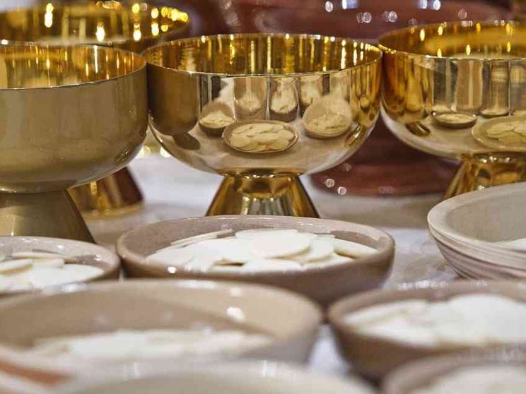 I detenuti producono ostie per la Messa