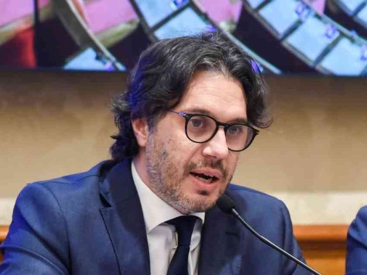 Silvestri (M5s): «Siamo forti, possiamo fare a meno di qualcuno»