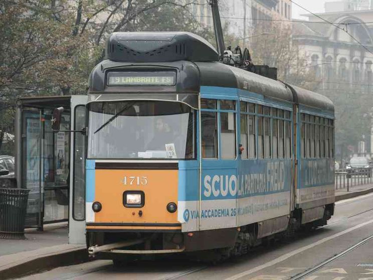 Il paradosso della mobilità italiana: i “forzati” dell’auto sono i più poveri