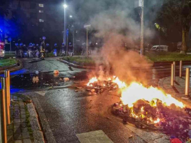 La furia per Ramy, la rabbia dei residenti. Così è esplosa la miccia Corvetto