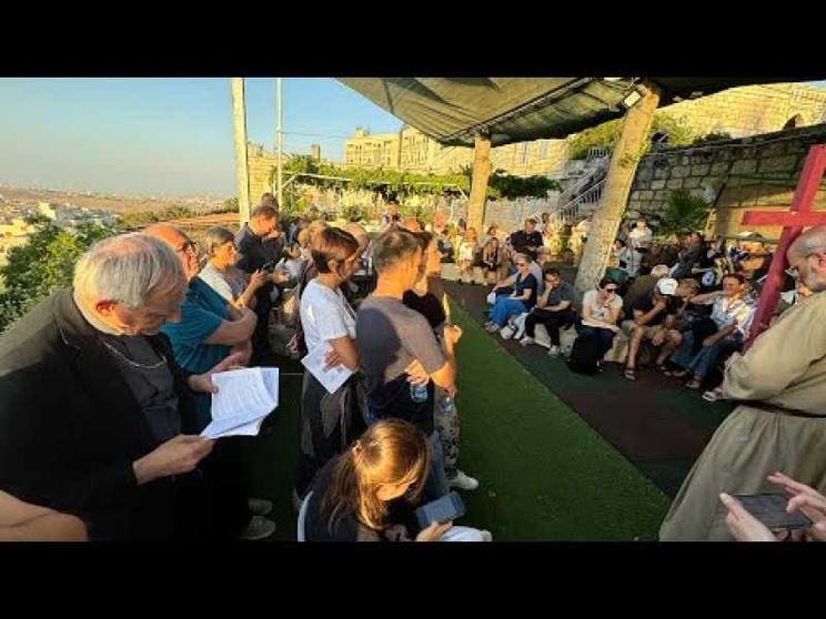 La preghiera di Zuppi per la pace. «Recitiamola ogni giorno, lungo l'Avvento»