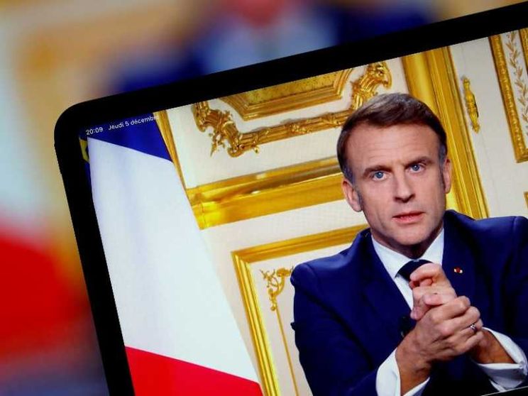 Il discorso di Macron: «Non mi dimetto»