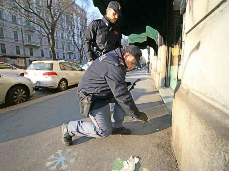 Lo scontro politico su Marco, che è morto di freddo in un garage