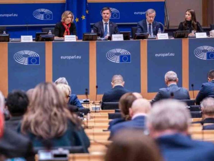 Serve un coordinatore contro l'odio anticristiano in Europa