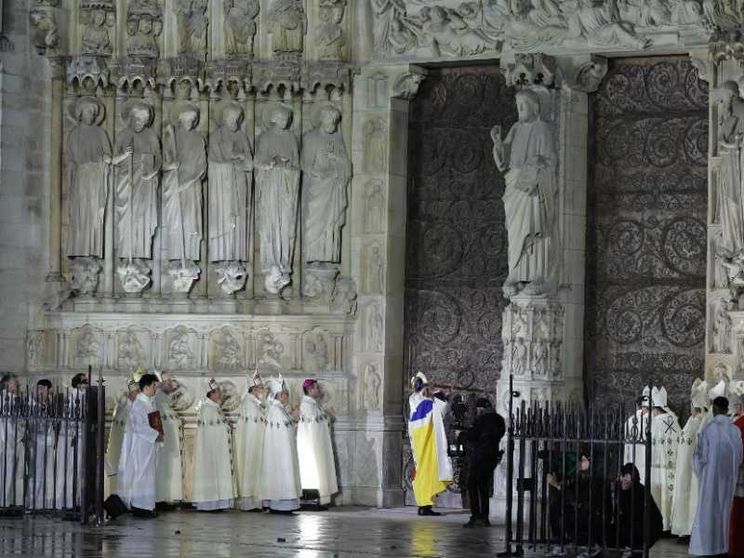 Notre-Dame ritorna ai parigini. Le parole del Papa, i grandi del mondo