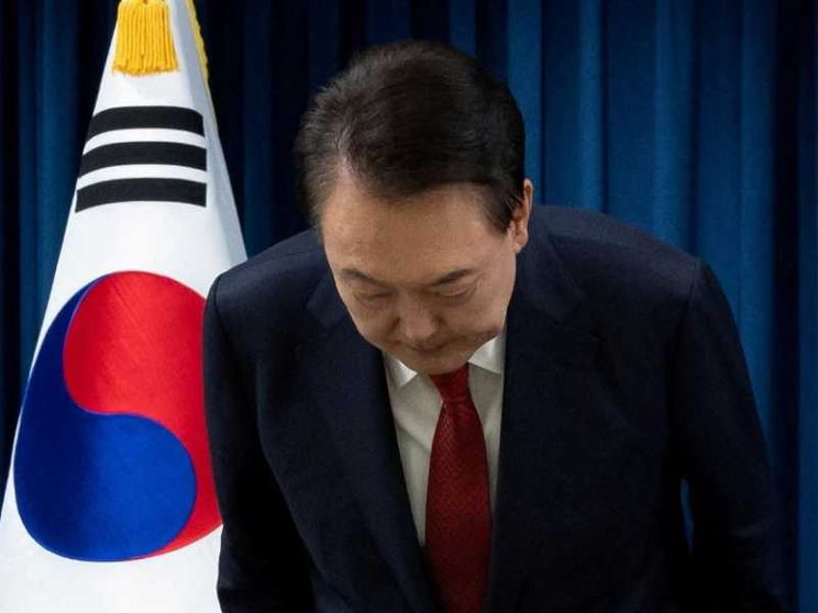 Il partito fa mancare il quorum, il presidente Yoon si salva dall'impeachment