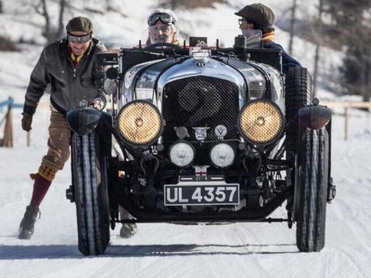 The I.C.E. Saint Moritz attende sul lago le auto più belle del mondo