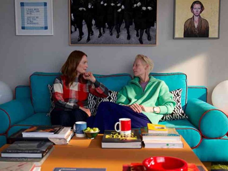 «La stanza accanto»: Almodovar, l'eutanasia e una solitudine senza cura