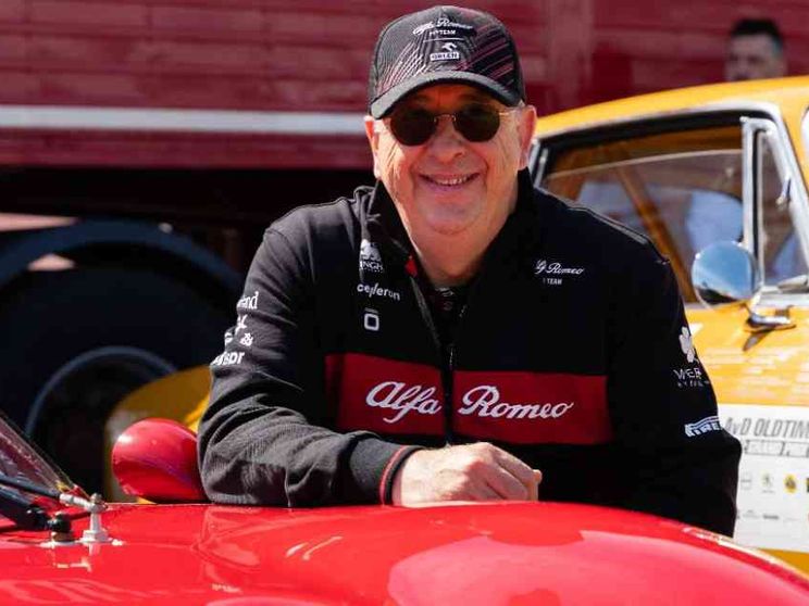 Stellantis svolta con sindacati e governo: «Un piano prodotto per ogni fabbrica»