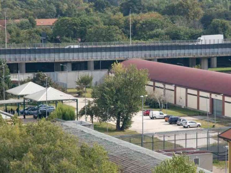 «Trattamenti inumani e torture». Il rapporto-choc sui Cpr italiani