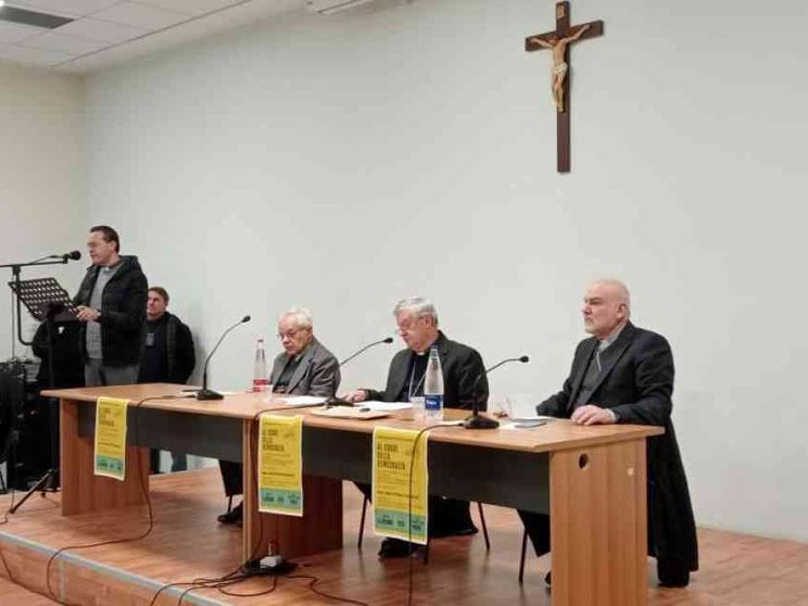 Vescovi campani in dialogo coi politici: stagione nuova ma non serve il partito