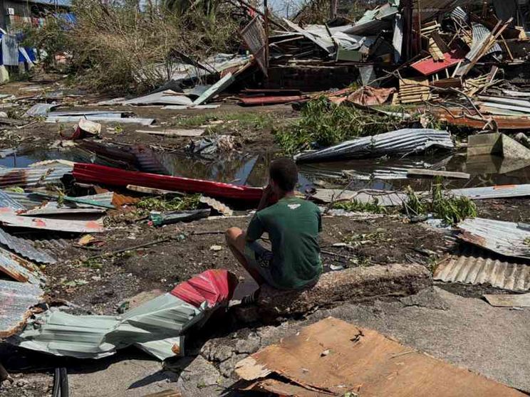 Mayotte devastata dal ciclone Chido: «Le vittime potrebbero essere migliaia»