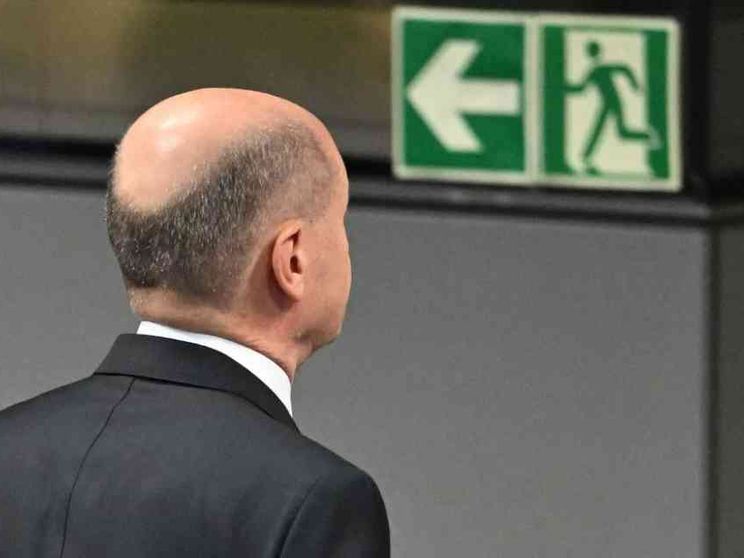 Scholz getta la spugna, in Germania è crisi di governo: si vota a febbraio