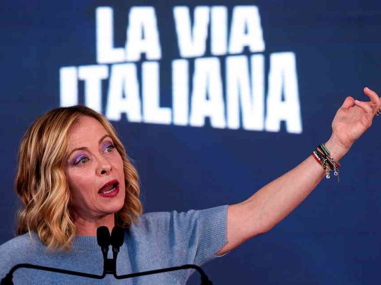 Meloni a testa bassa contro Schlein e Prodi. E agli alleati: «Basta egoismi»