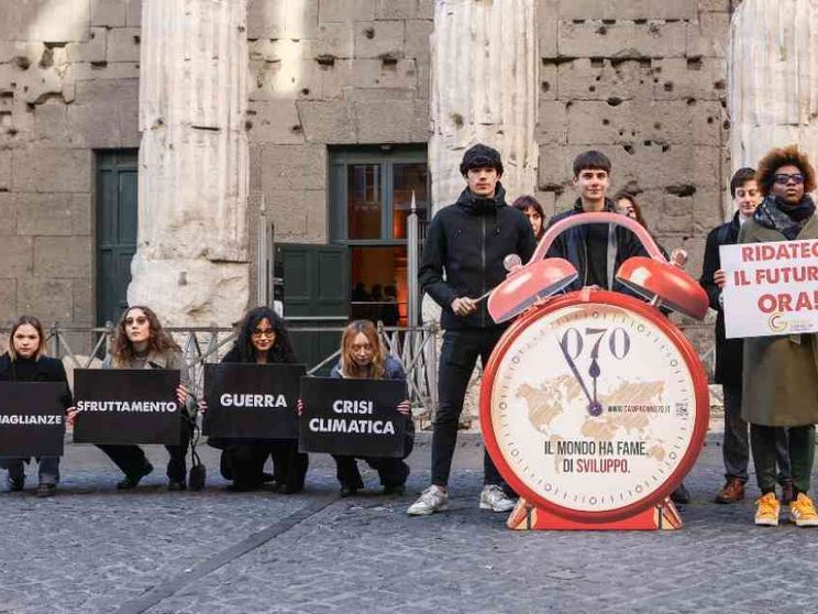 L'Italia non aiuta più lo sviluppo: l'allarme delle Ong