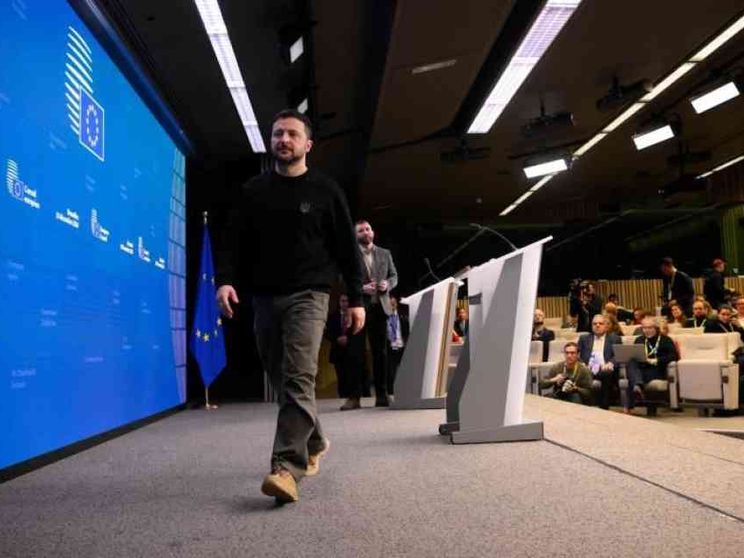 Zelensky: «Putin è un pazzo. L'Ue non basta, ci serve l’aiuto Usa»