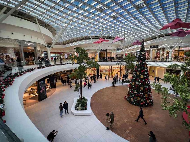 Negozi chiusi per legge nei super-festivi: a chi piace l'idea e a chi no