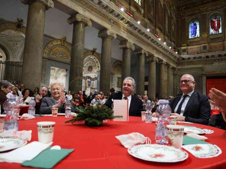 Sant'Egidio & co: i pranzi solidali di Natale per i poveri in tutta Italia