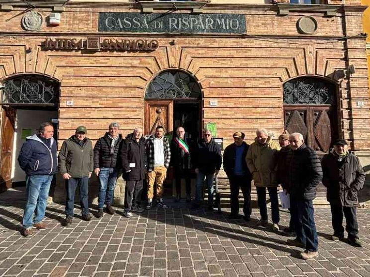 Sant’Agata Feltria senza più banca e il sindaco guida la protesta