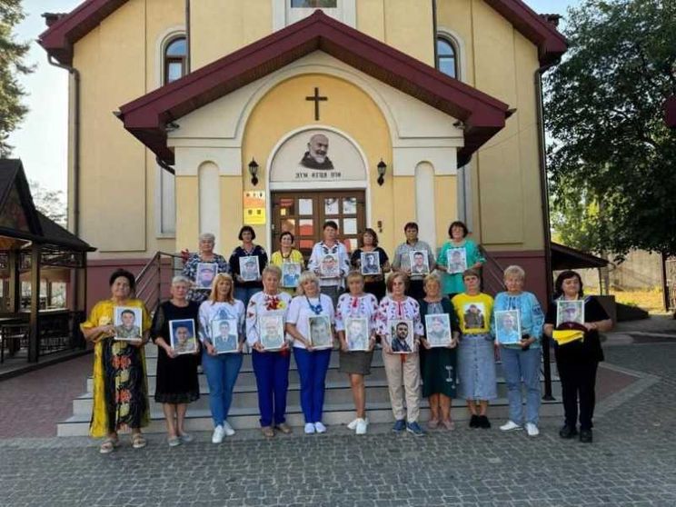 Il dolore e la speranza delle madri che hanno perso i loro figli in guerra