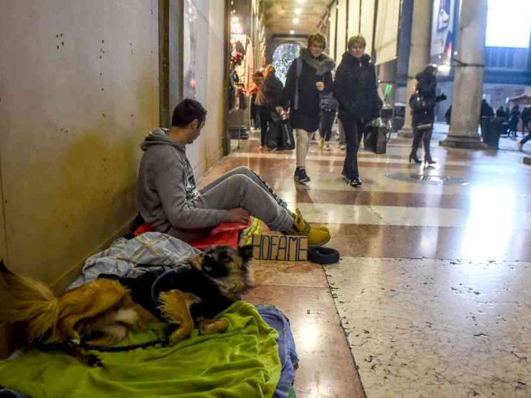 Perde lavoro e casa, la legge salva-suicidi evita il peggio