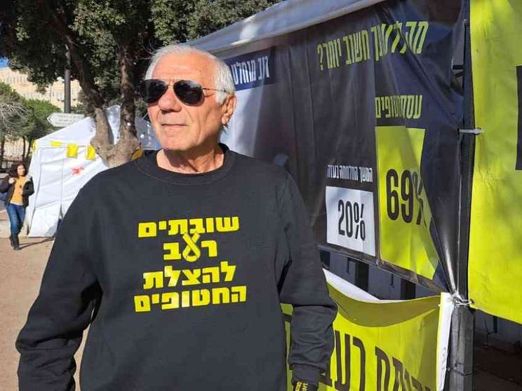 Il generale in sciopero della fame da 100 giorni davanti al Parlamento